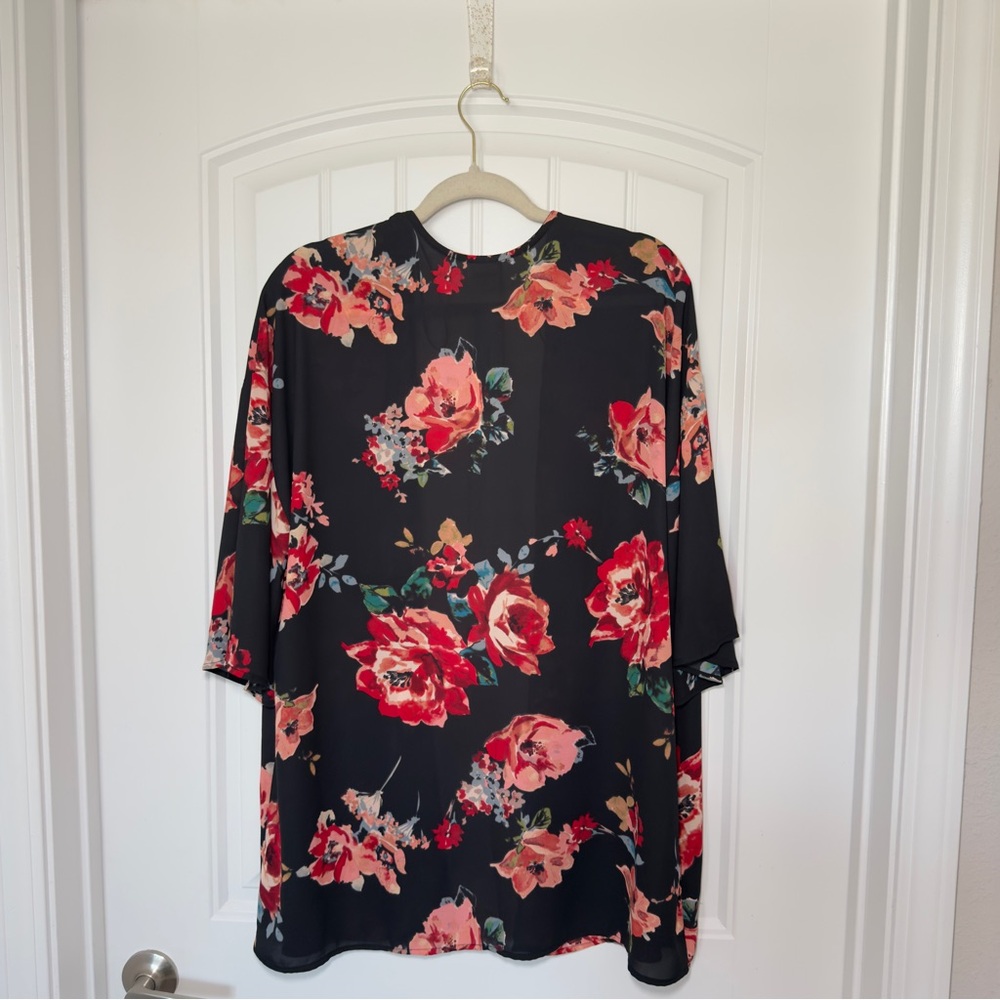 Kaileigh Medium Bryson Kimono Floral Multicolor Vibrant HT4458‎ Boho Stitchfix - Picture 2 of 7